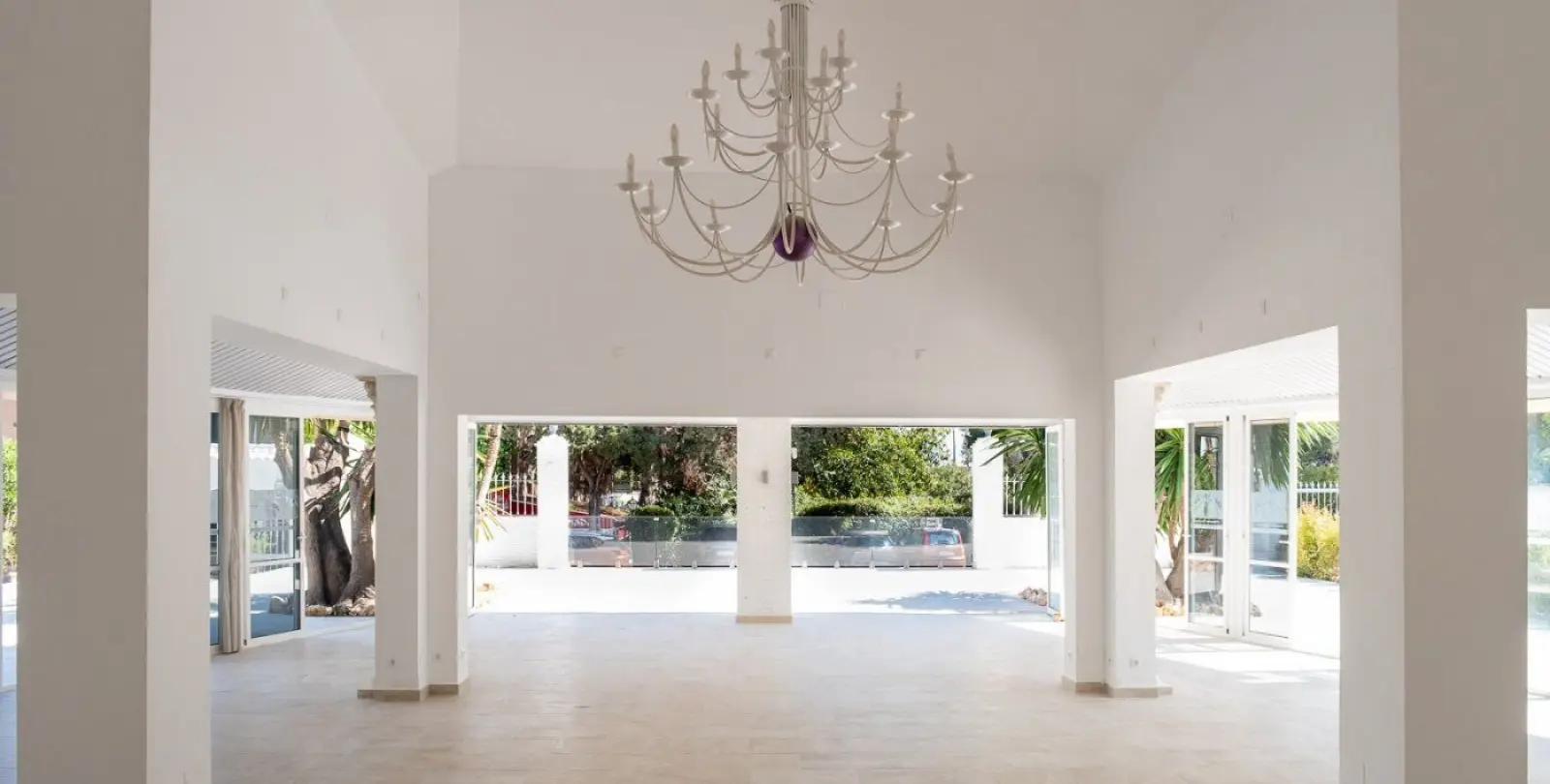 Sale of restaurant in El Paraiso 5