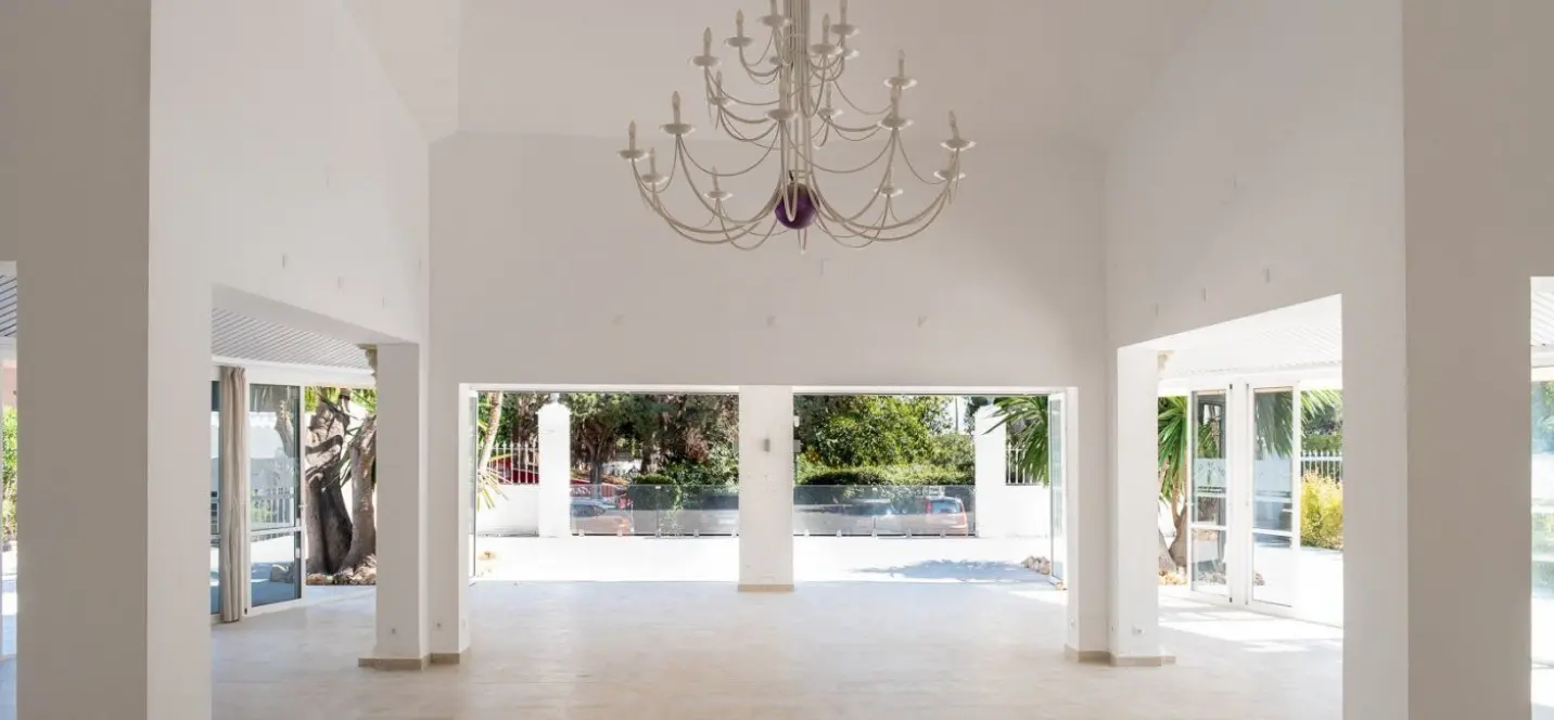 Sale of restaurant in El Paraiso 4