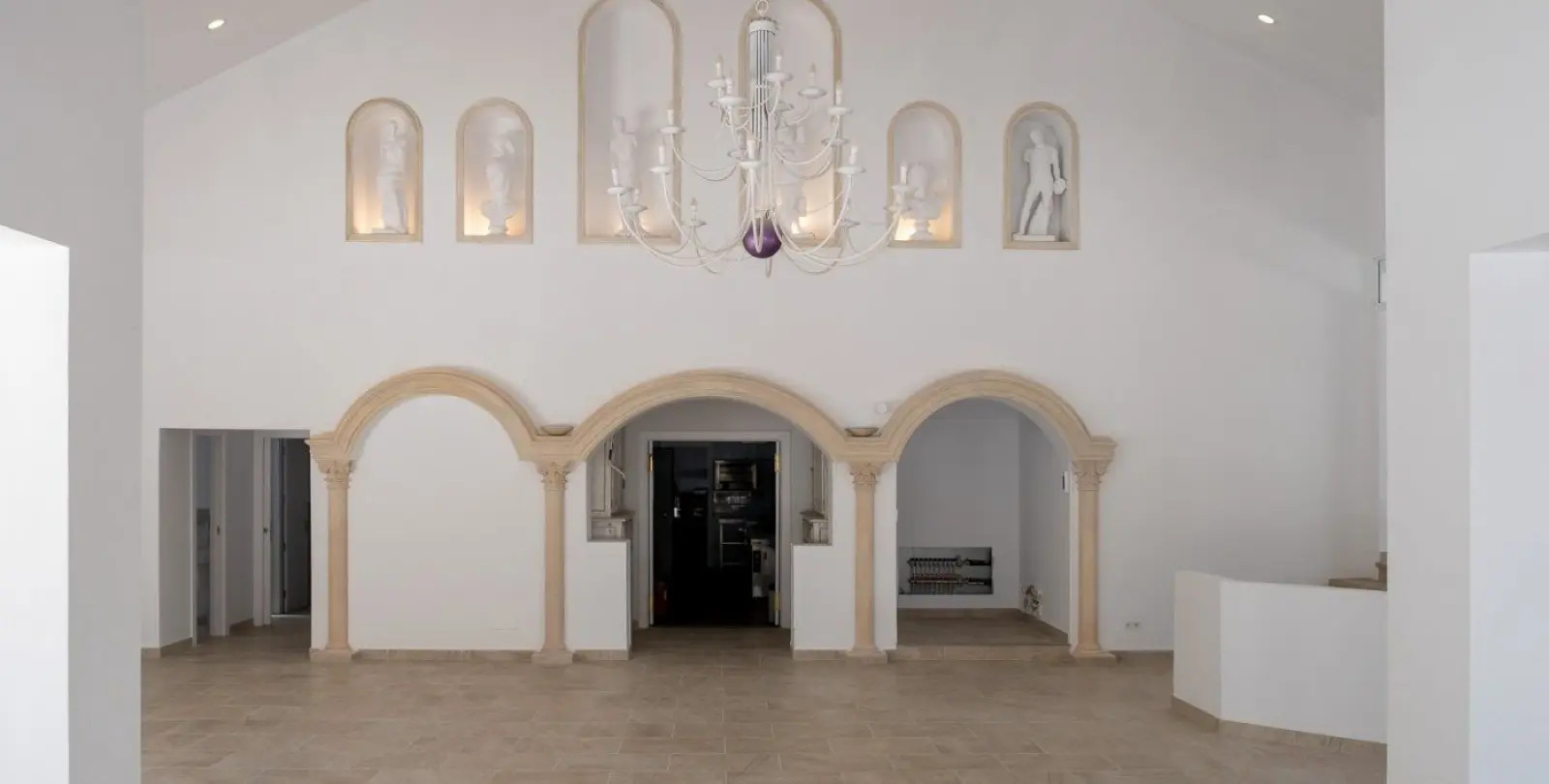 Sale of restaurant in El Paraiso 9