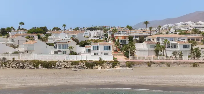 Продажа  отдельно стоящей виллы в Estepona 1