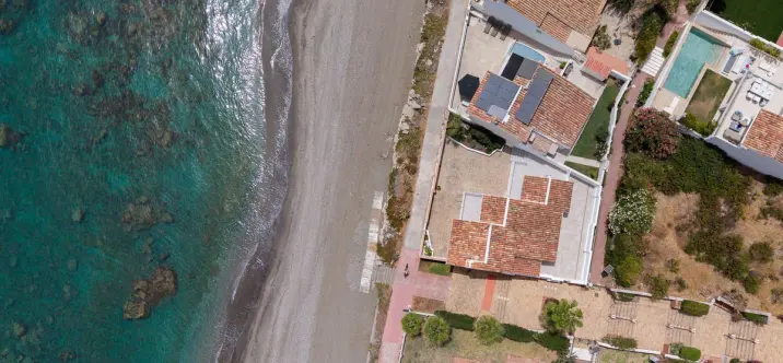Продажа  отдельно стоящей виллы в Estepona 2