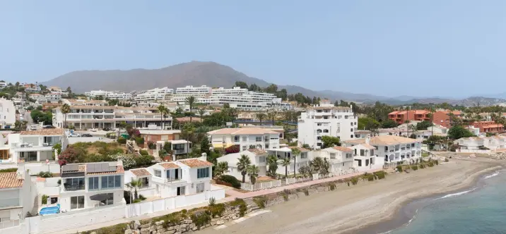 Продажа  отдельно стоящей виллы в Estepona 3