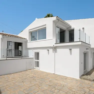 Продажа  отдельно стоящей виллы в Estepona