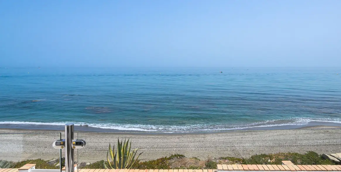 Продажа  отдельно стоящей виллы в Estepona 21