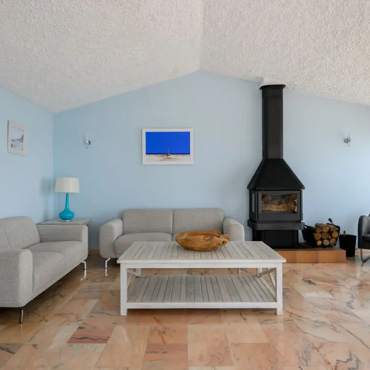 Sale of detached villa in Estepona