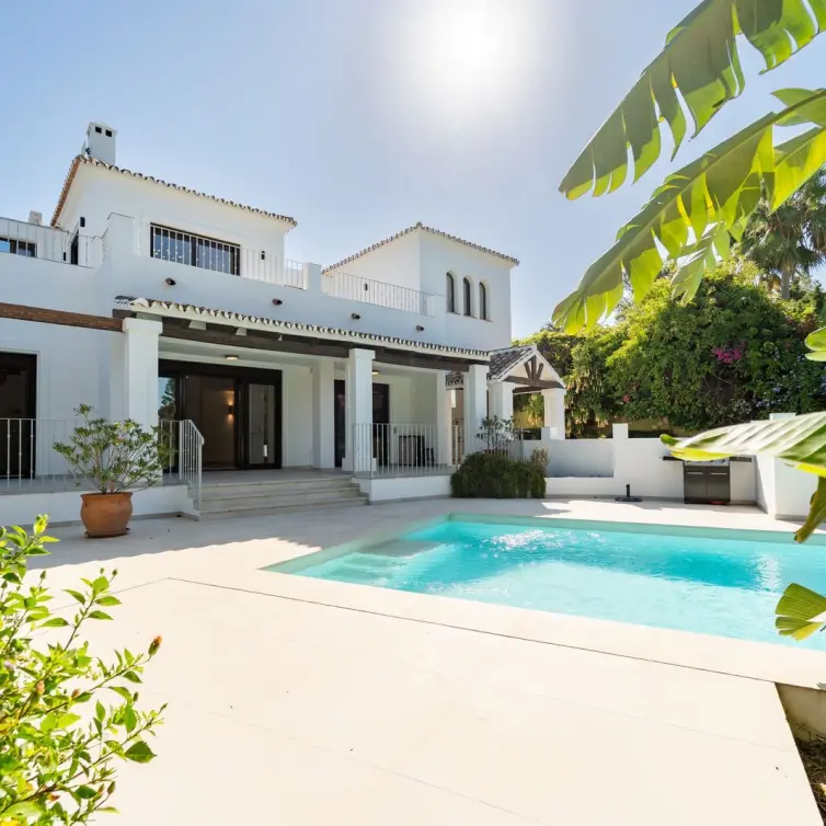 Venta de villa independiente en El Rosario