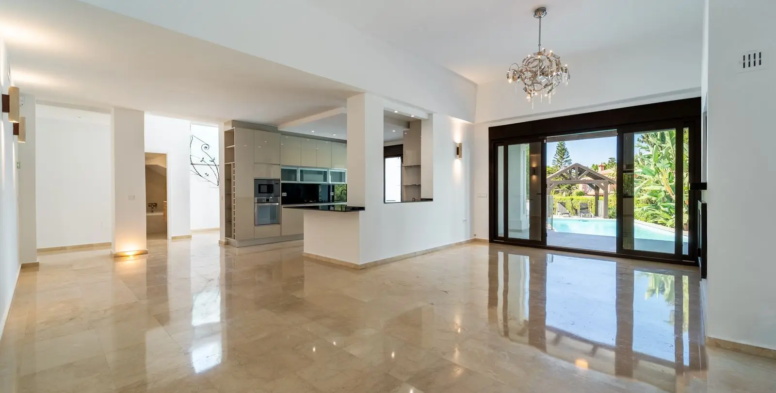 Venta de villa independiente en El Rosario 9