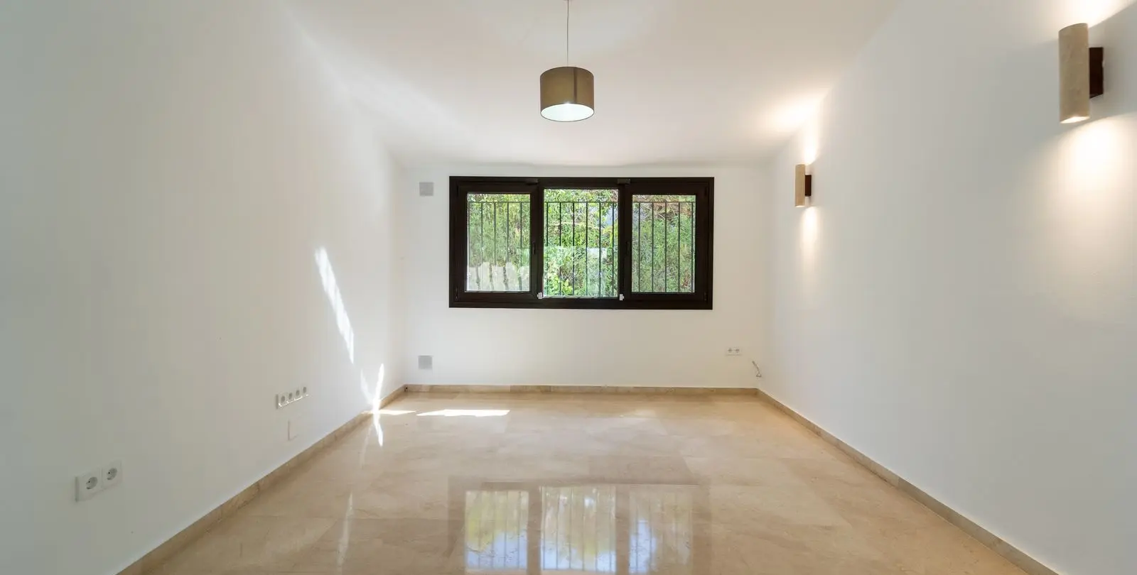 Venta de villa independiente en El Rosario 11