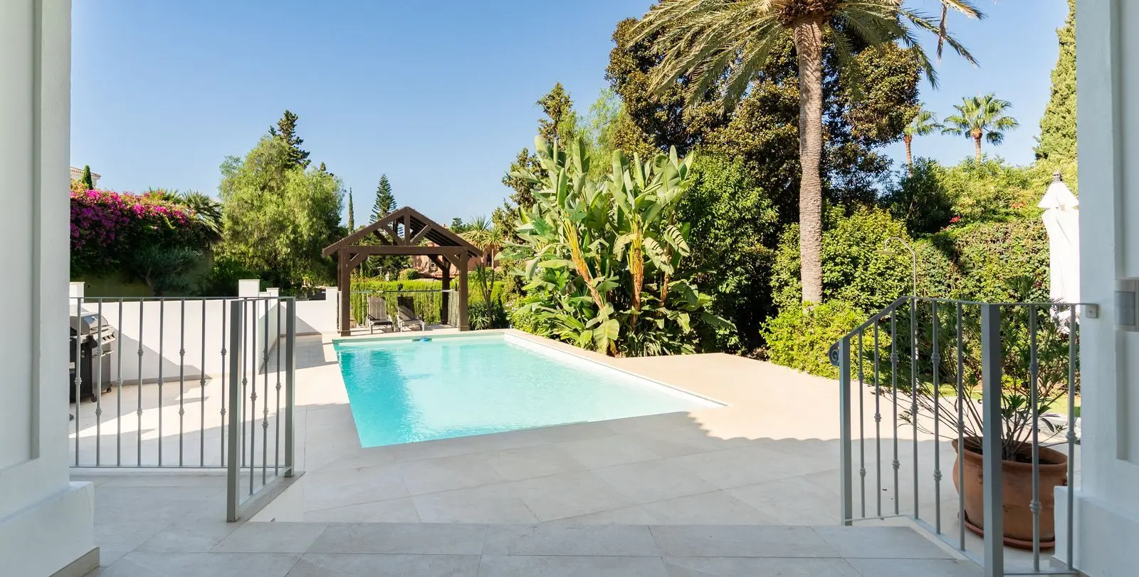 Venta de villa independiente en El Rosario 15
