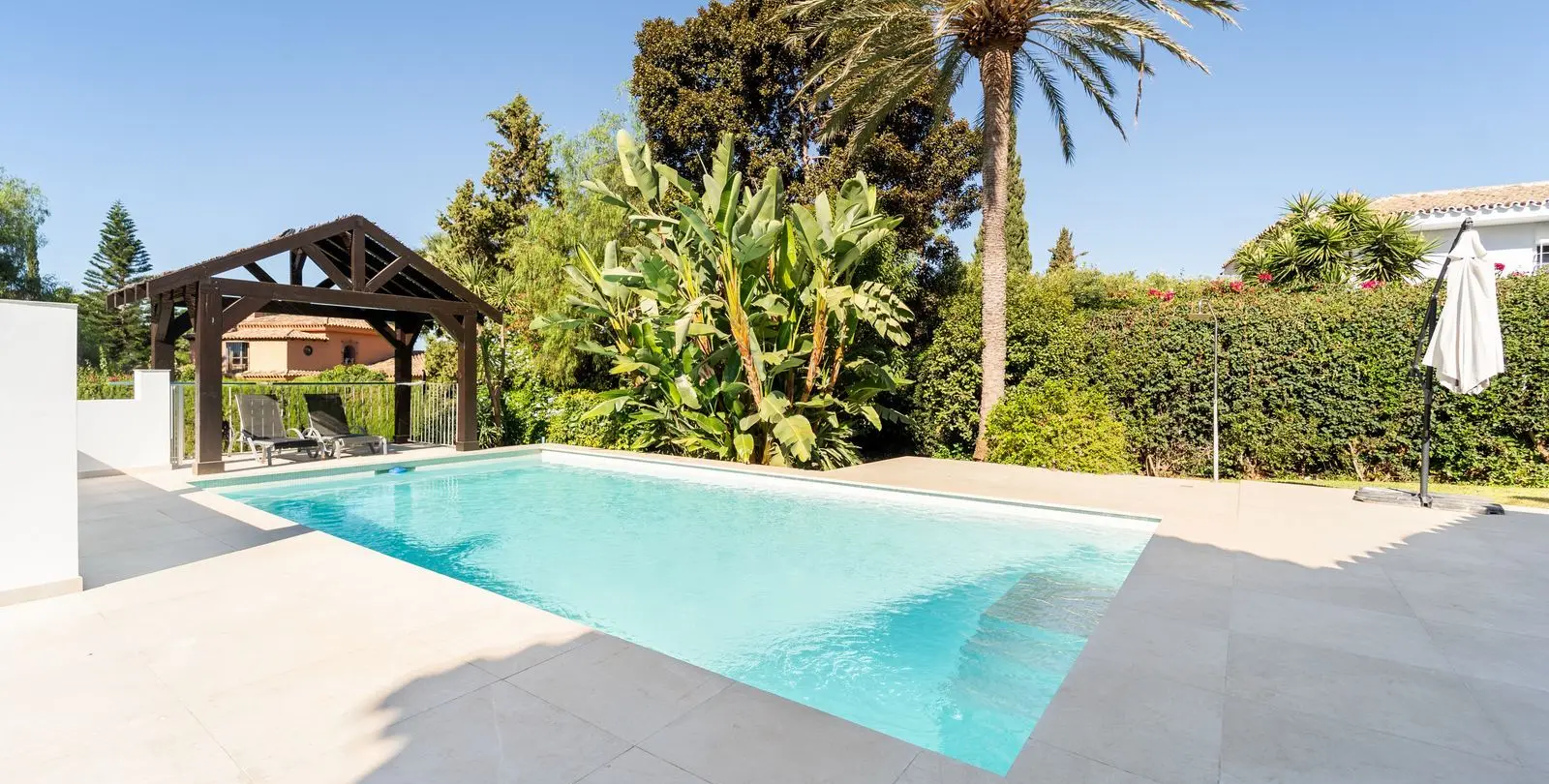 Venta de villa independiente en El Rosario 16