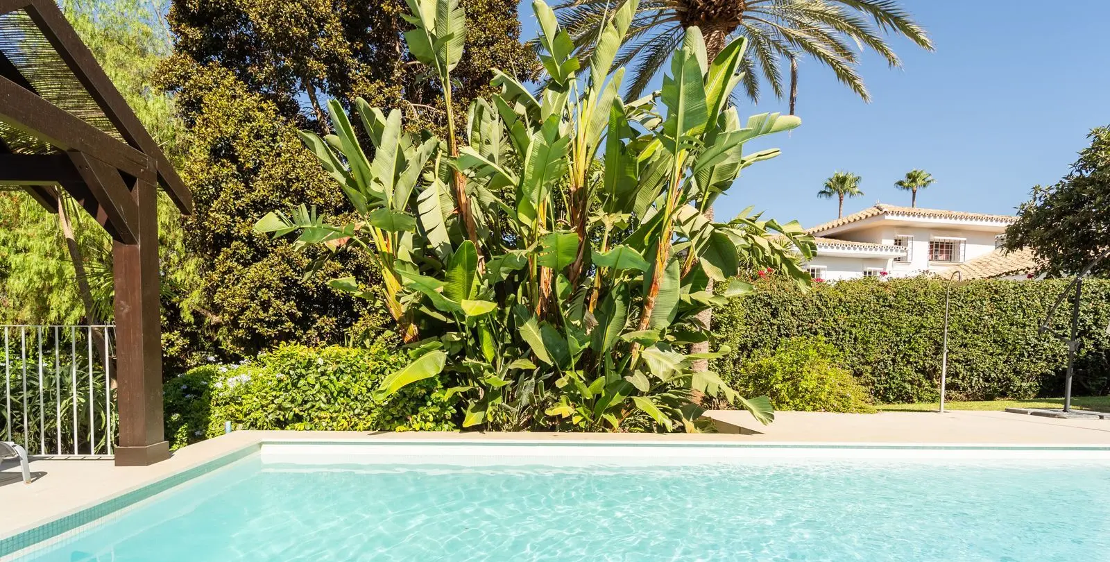 Venta de villa independiente en El Rosario 24