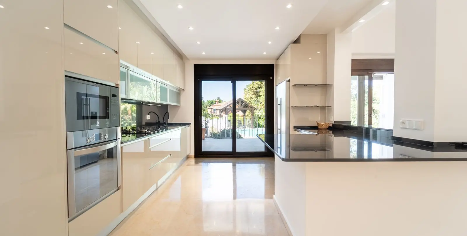 Venta de villa independiente en El Rosario 32