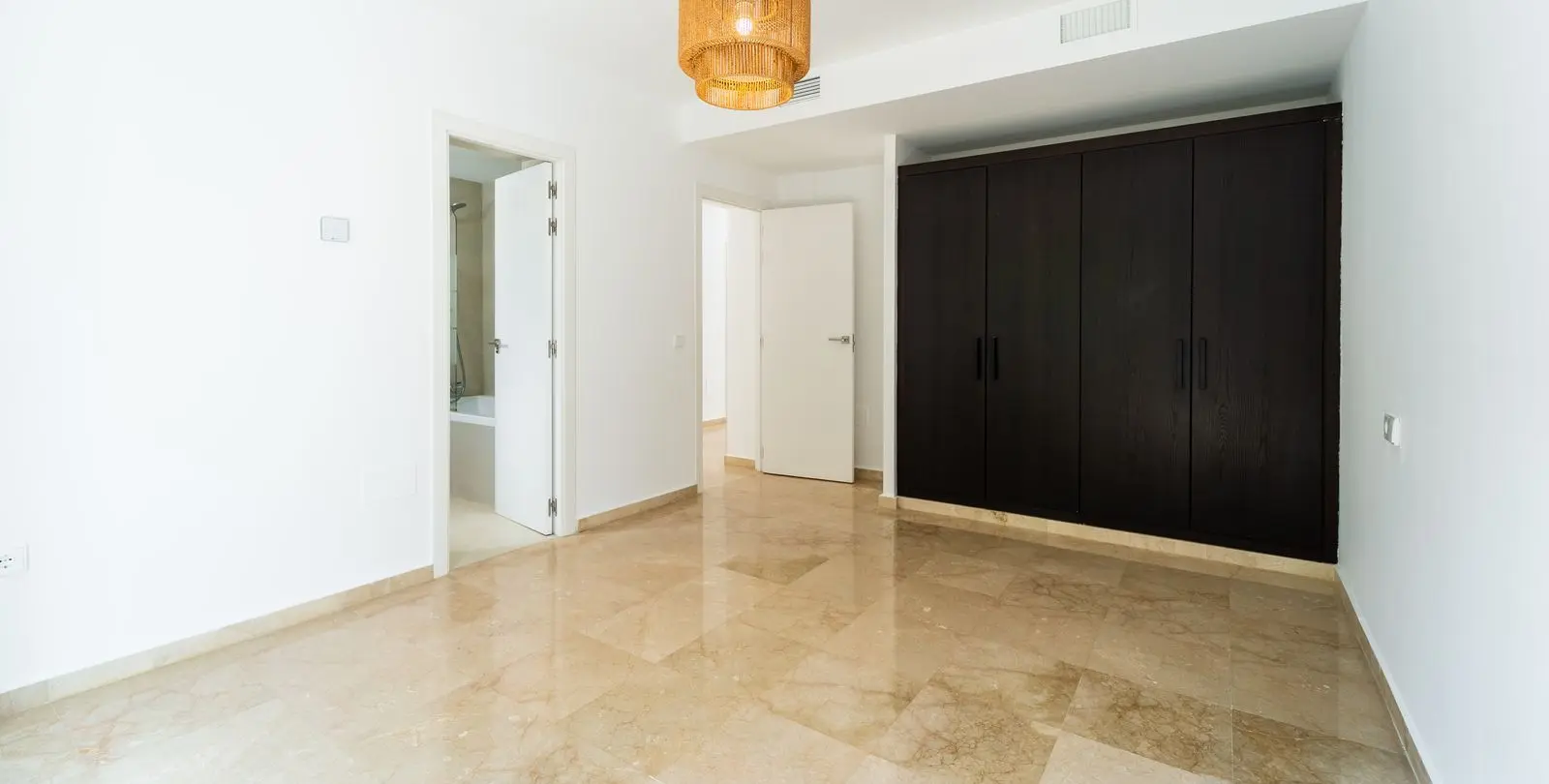 Venta de villa independiente en El Rosario 41