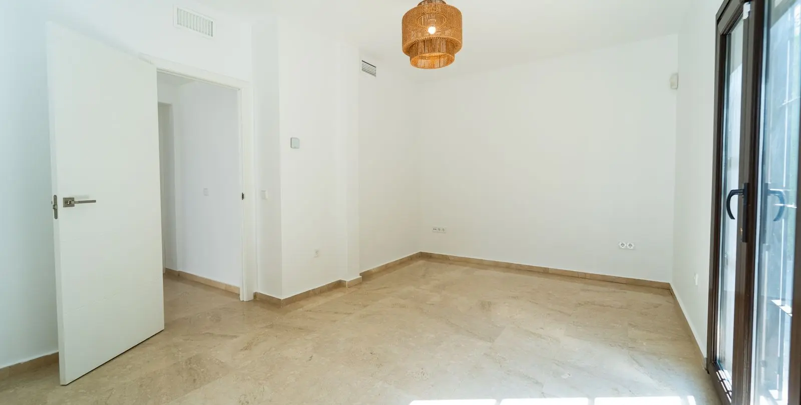 Venta de villa independiente en El Rosario 43