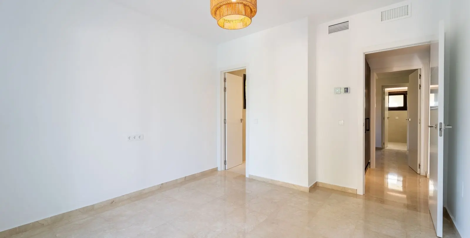 Venta de villa independiente en El Rosario 48