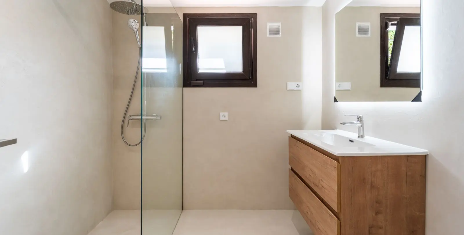 Venta de villa independiente en El Rosario 52