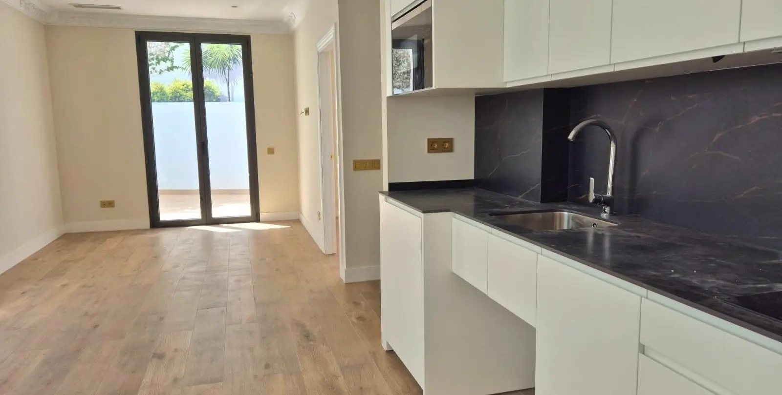 Продажа объекта в Estepona 17