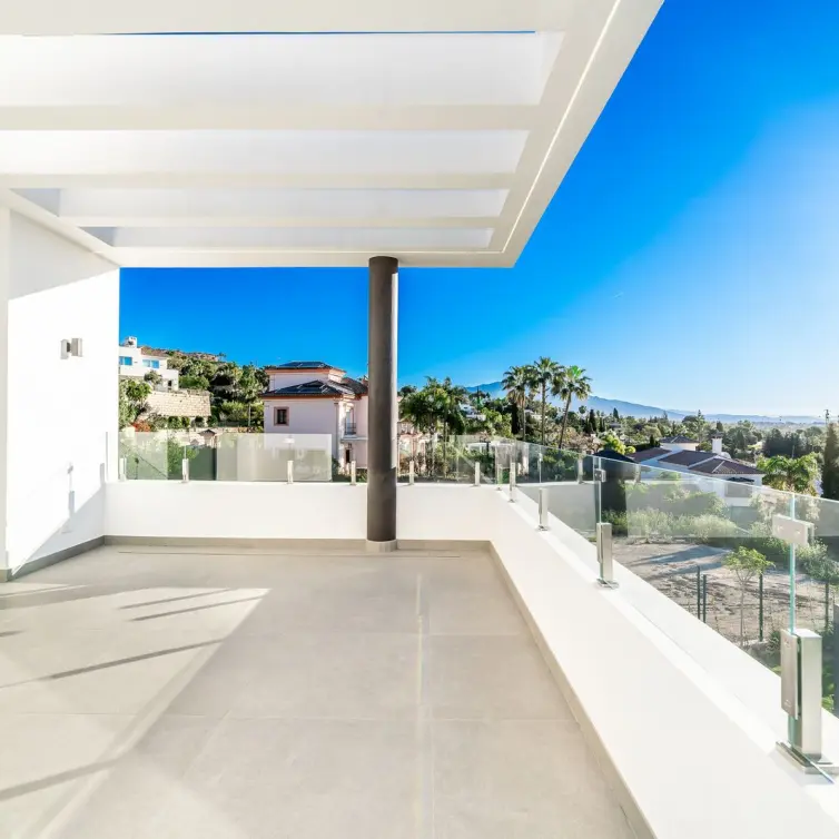 Sale of detached villa in Benahavís