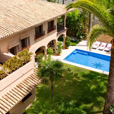 Venta de villa independiente en Los Monteros