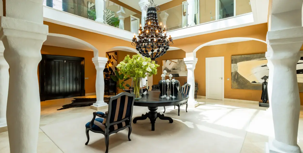 Venta de villa independiente en Los Monteros 6
