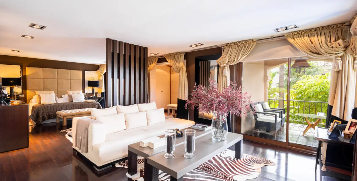 Venta de villa independiente en Los Monteros 7