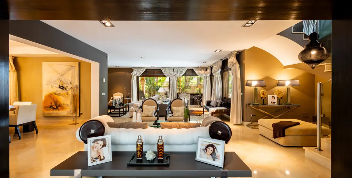 Venta de villa independiente en Los Monteros 14