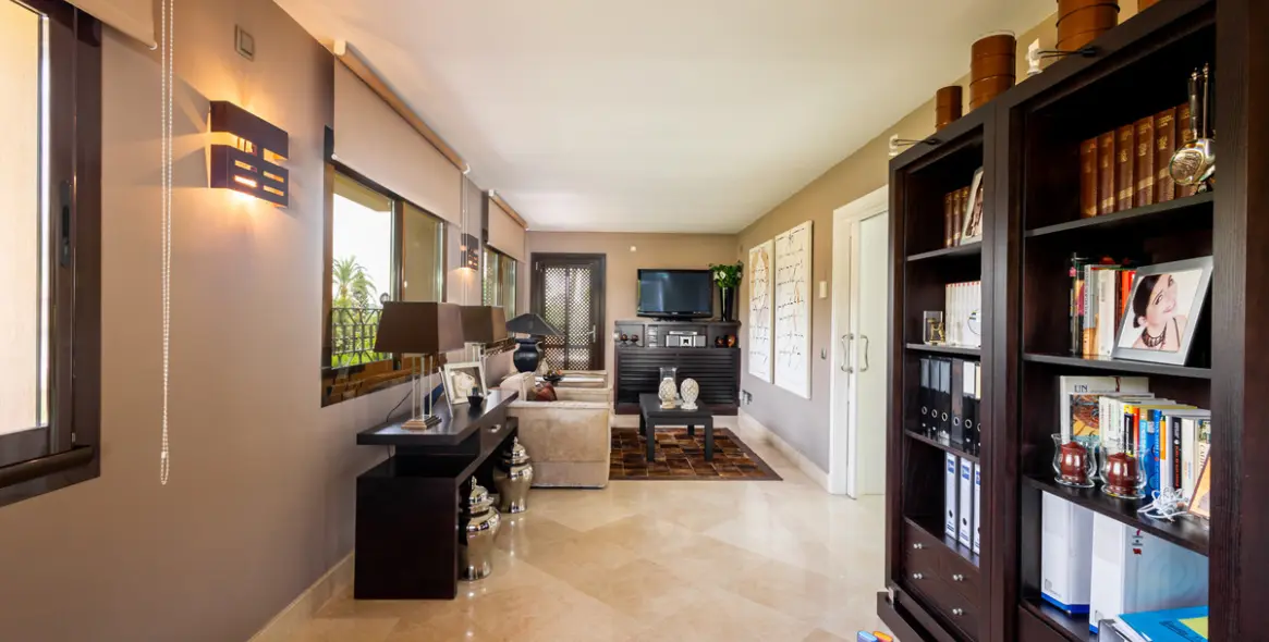Venta de villa independiente en Los Monteros 32