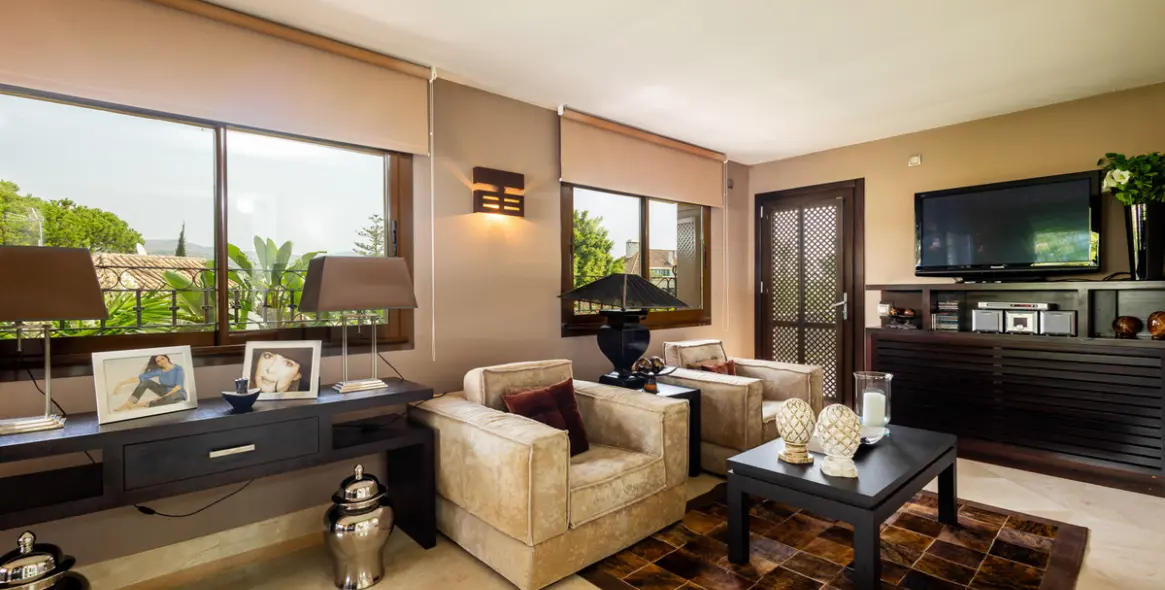 Venta de villa independiente en Los Monteros 36