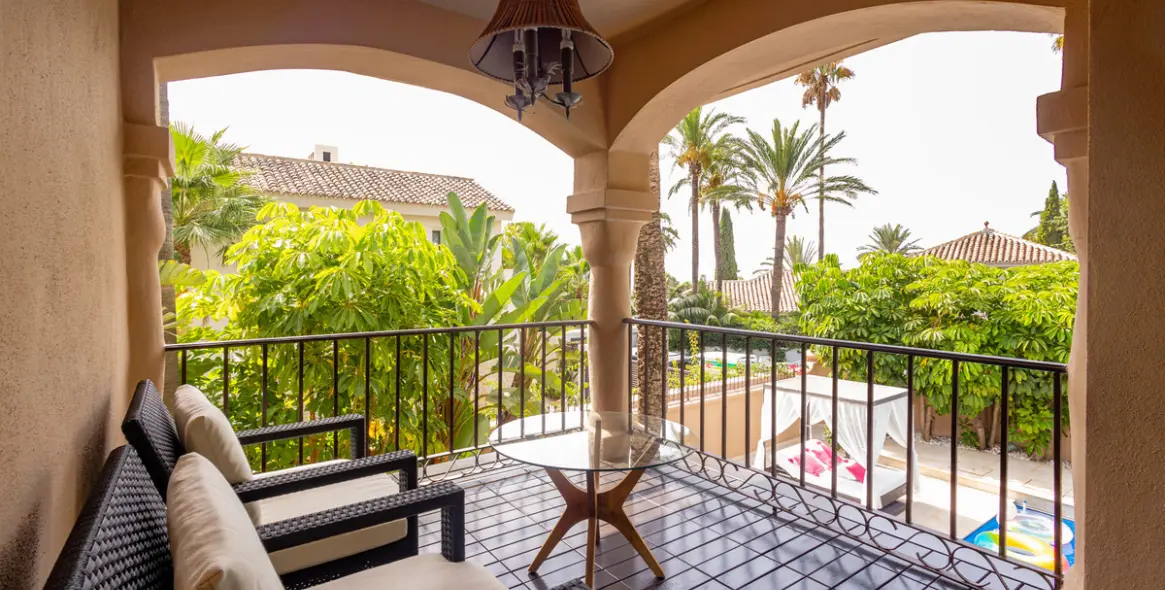 Venta de villa independiente en Los Monteros 45
