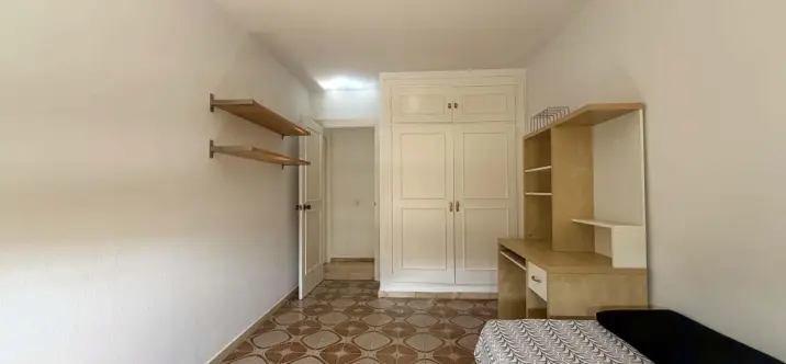 Venta de apartamento en planta media en Marbella 1
