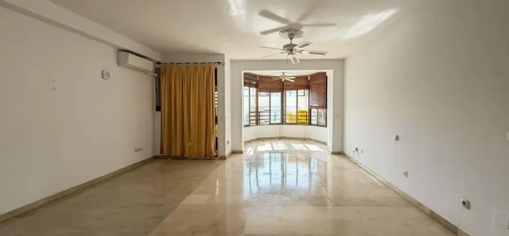 Venta de apartamento en planta media en Marbella 3