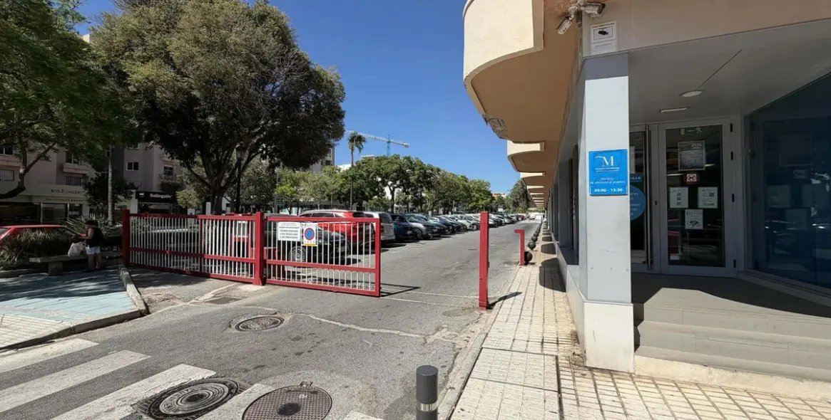 Venta de apartamento en planta media en Marbella 12