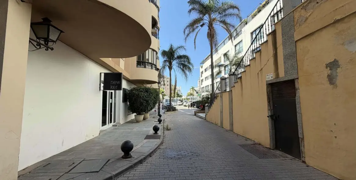 Venta de apartamento en planta media en Marbella 15
