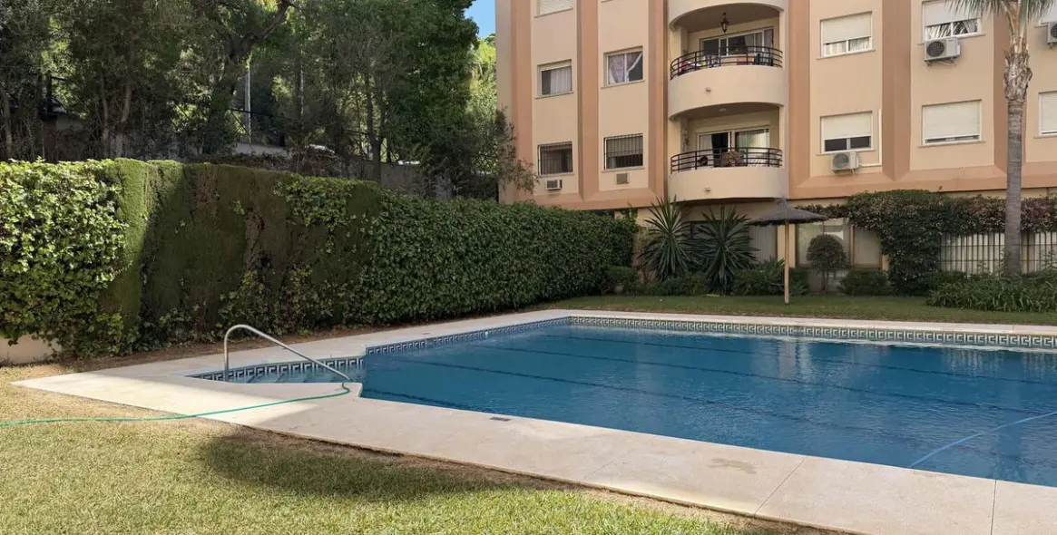 Venta de apartamento en planta media en Marbella 20
