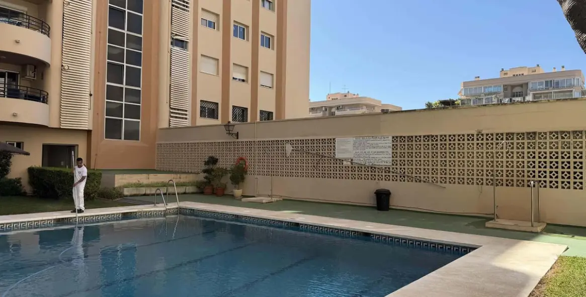 Venta de apartamento en planta media en Marbella 22