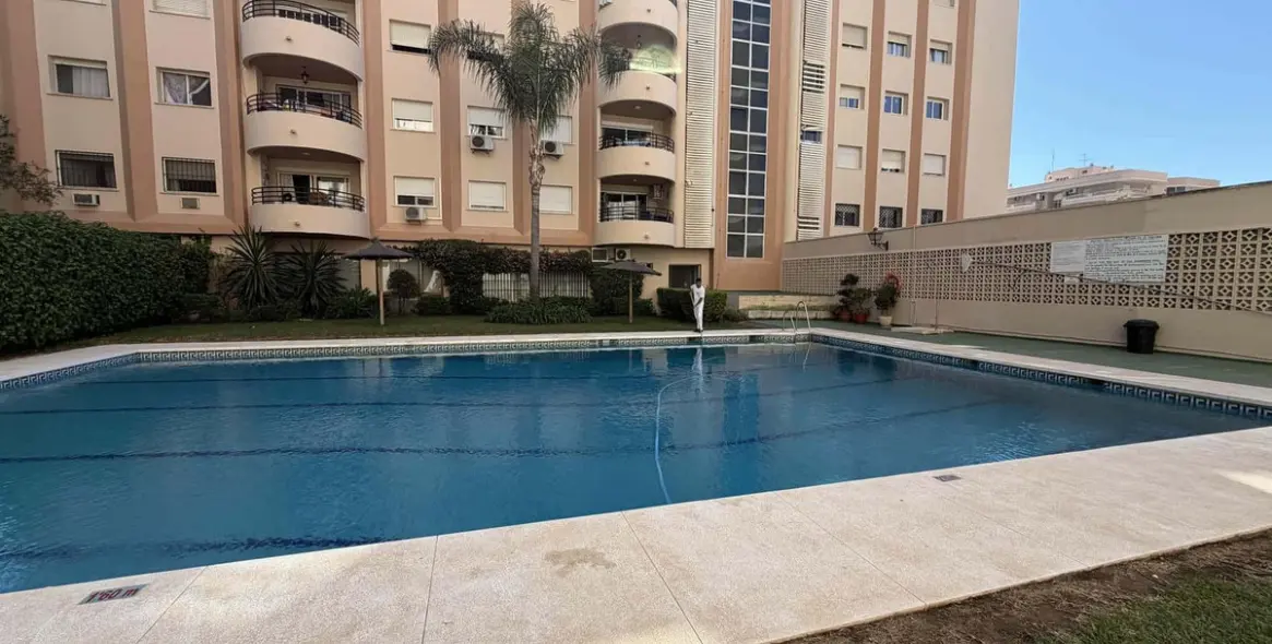 Venta de apartamento en planta media en Marbella 24
