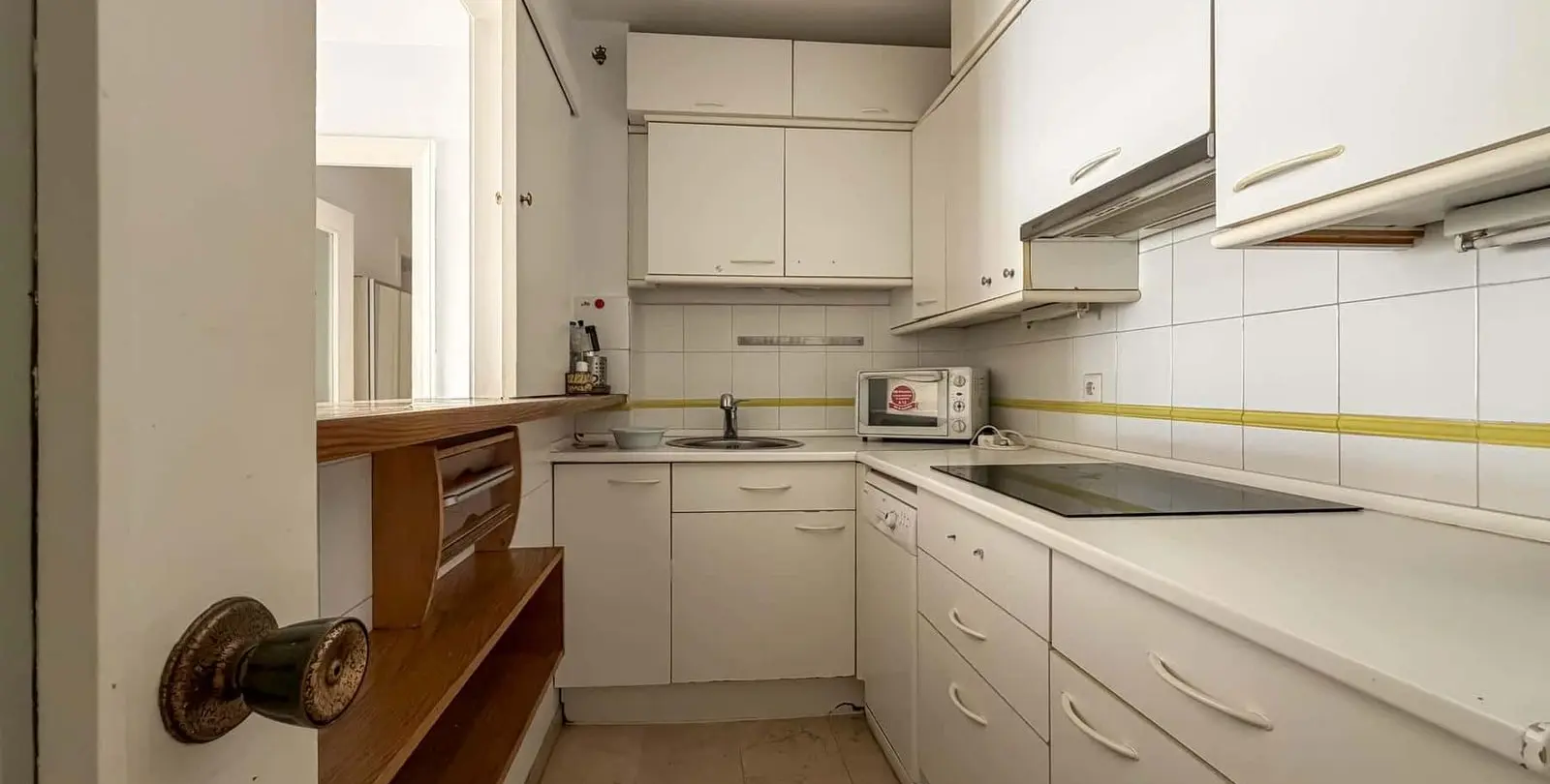 Sale of middle floor apartment in Marbella 1
