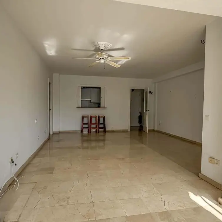 Sale of middle floor apartment in Marbella