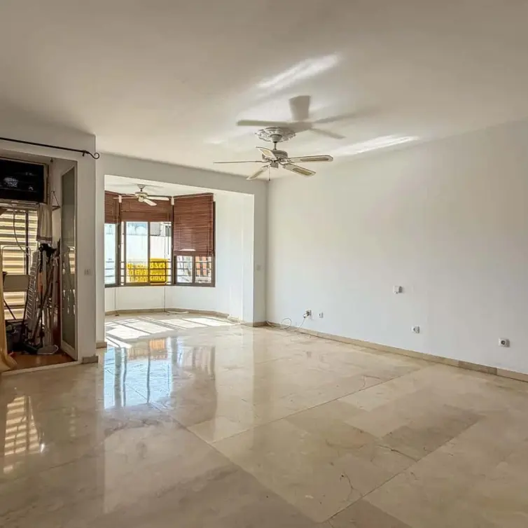 Sale of middle floor apartment in Marbella