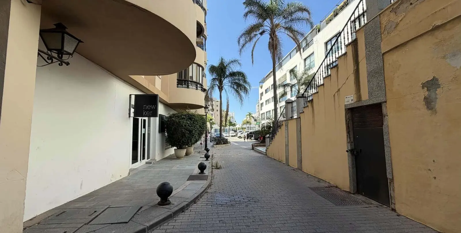 Sale of middle floor apartment in Marbella 15