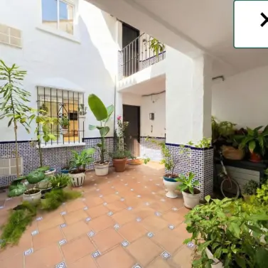 Venta de apartamento en planta media en Puerto Banús