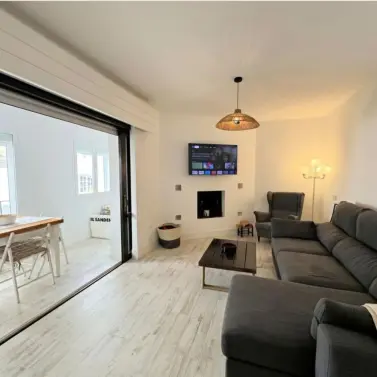 Venta de apartamento en planta media en Puerto Banús