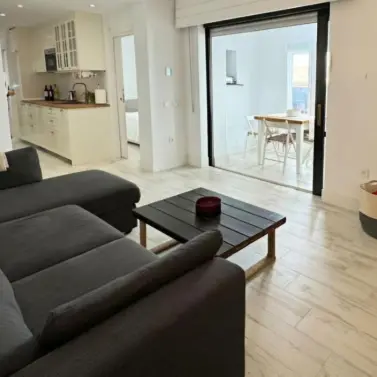 Venta de apartamento en planta media en Puerto Banús