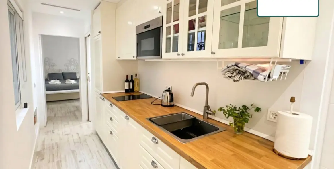 Venta de apartamento en planta media en Puerto Banús 7