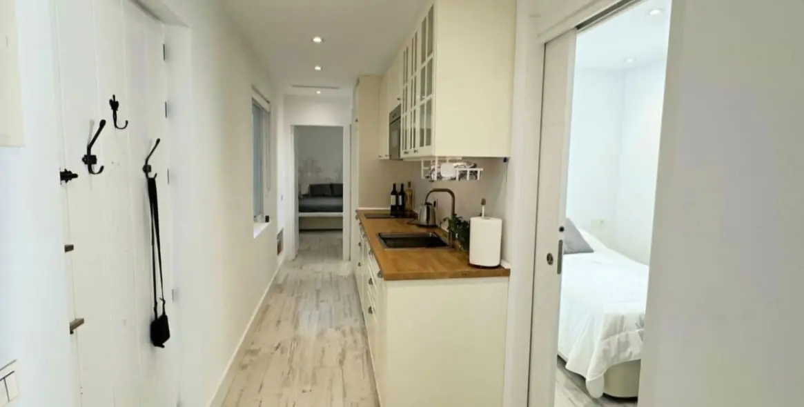 Venta de apartamento en planta media en Puerto Banús 8