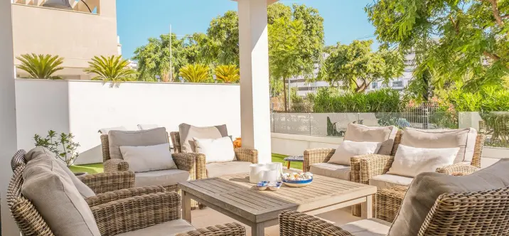 Venta de apartamento en planta baja en Estepona 0
