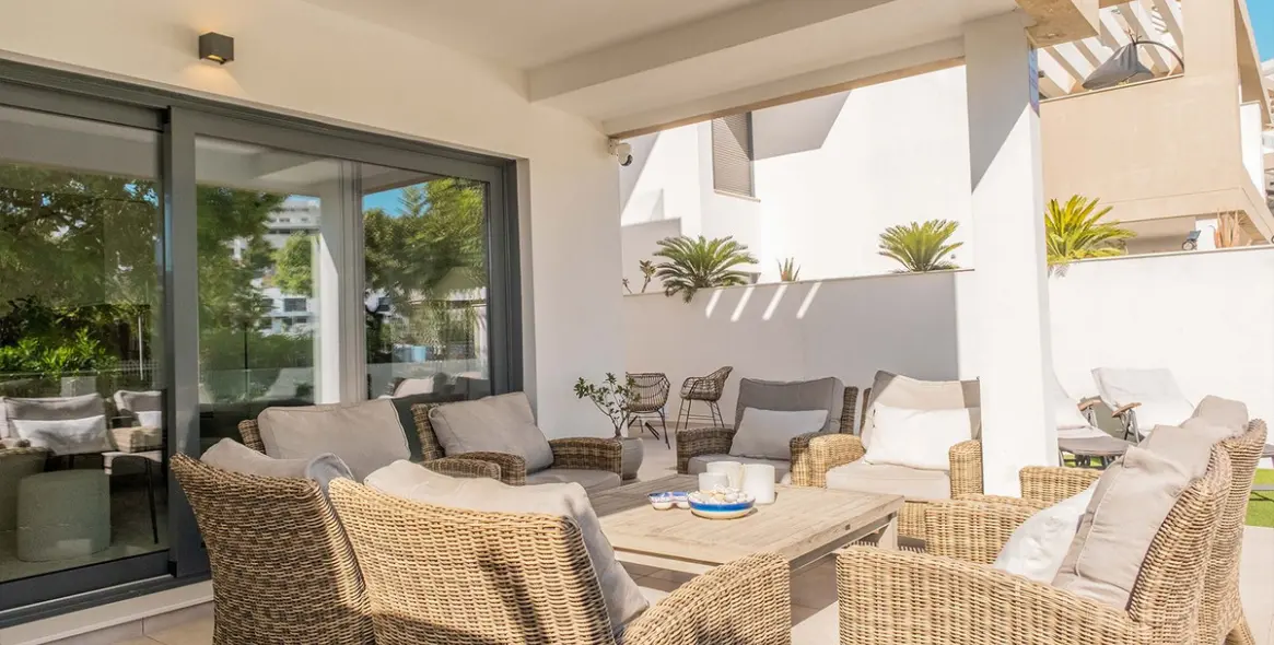 Venta de apartamento en planta baja en Estepona 35