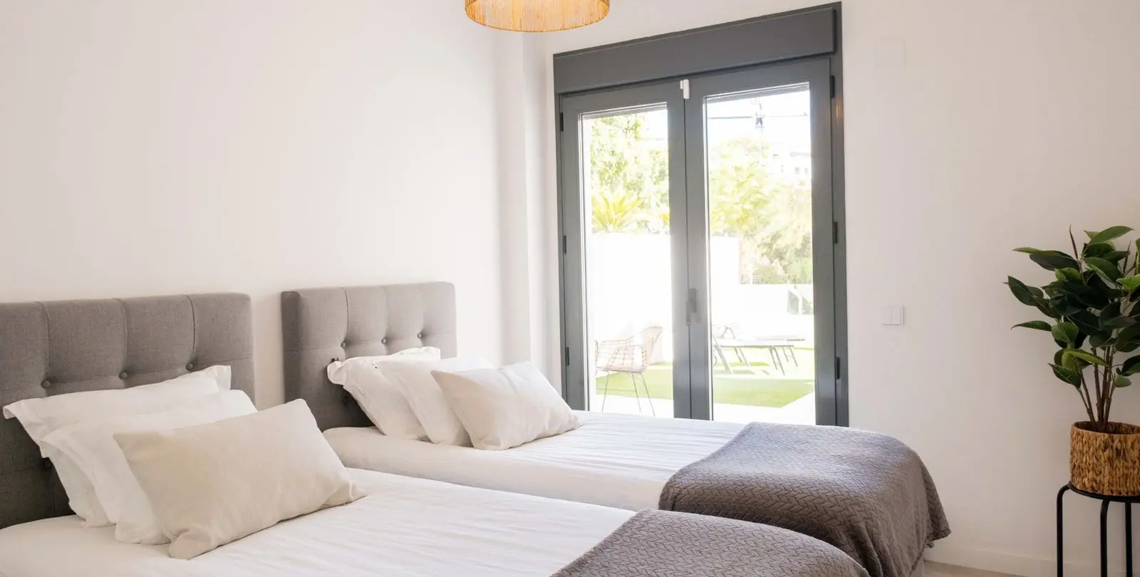 Venta de apartamento en planta baja en Estepona 10