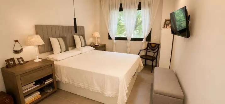 Venta de apartamento en planta media en Estepona 1