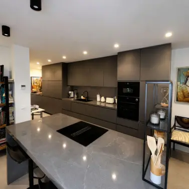 Venta de apartamento en planta media en Estepona